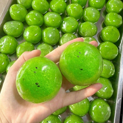 Kiwi squishy ball detail